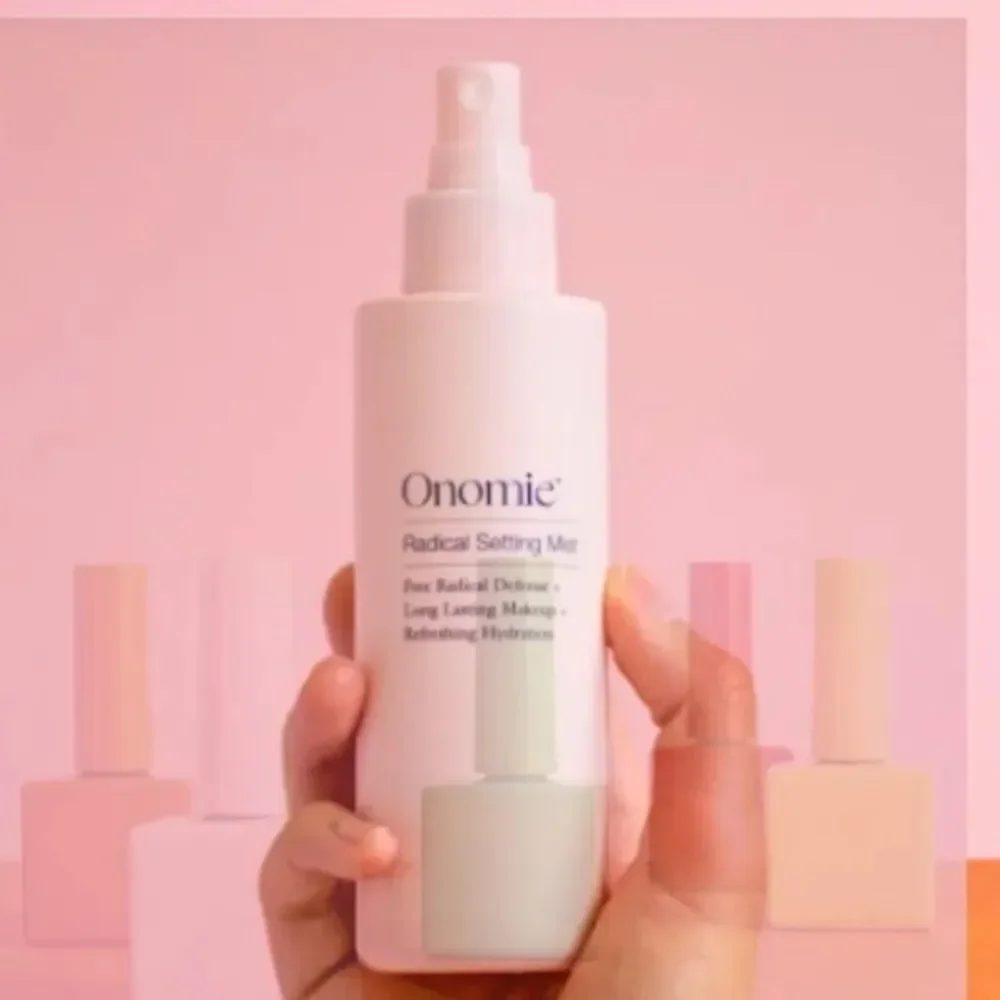 ONOMIE Radical Defense Long Lasting Setting Mist, 150mL NEW plus Ipsy bag